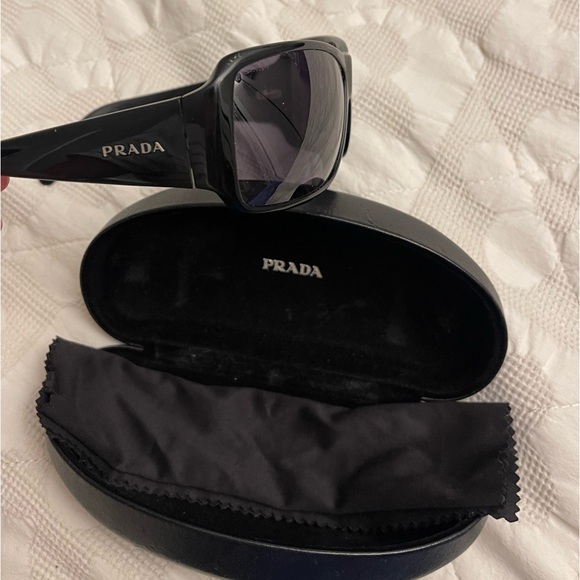 Prada black square logo unisex sunglasses - Picture 2 of 8